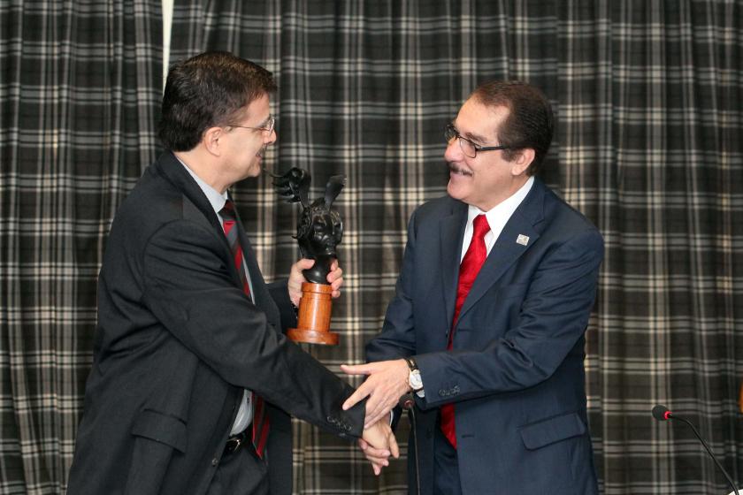 Asume UdeG presidencia del Premio Jalisco de Periodismo 2015