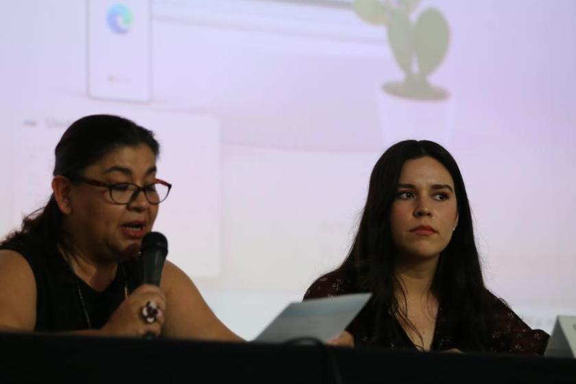 Imparte Perla Burciaga conferencia sobre la influencia que ejerce el periodismo en la sociedad